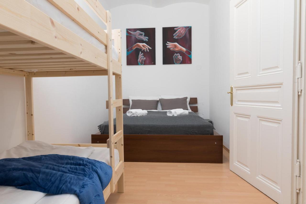 Spacious 2 Bedrooms Apartment In 4Th District Near Karlskirche Viyana Dış mekan fotoğraf