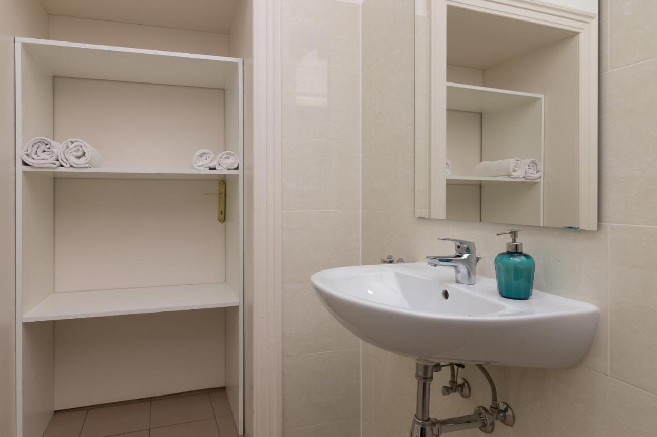 Spacious 2 Bedrooms Apartment In 4Th District Near Karlskirche Viyana Dış mekan fotoğraf